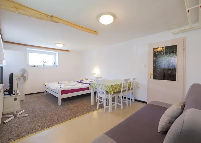 Pensión And Banic 3*