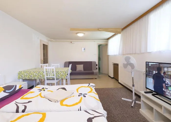 Pensión And Banic 3*