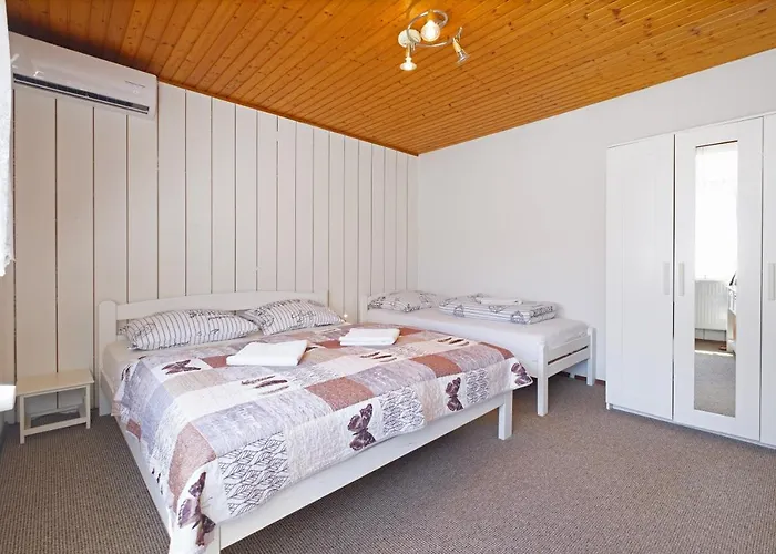 And Banic بيت ضيافة كْرانْيِسكا غورا