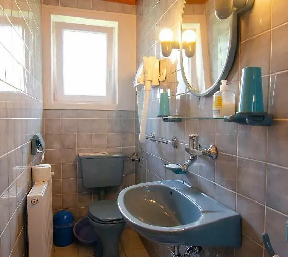 Pensión And Banic 3*